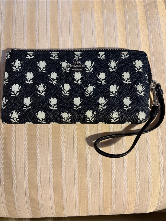 Coach Handbags - Coach Black Floral Zip Long Wristlet with Ivory Blooms EUC